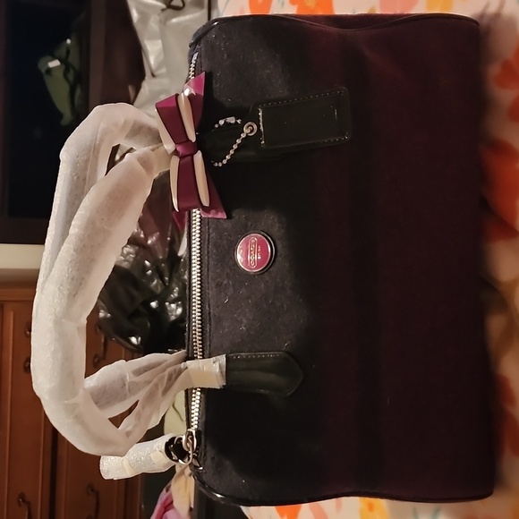 Coach NWT charcoal Passion Berry Purse Texture Feels Like Wool But Im Not Sure. - Picture 2 of 8